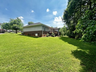 Brick/Vinyl Townhome for Sale in Hickory, NC! - image 22