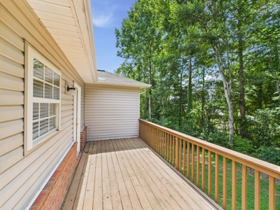 Brick/Vinyl Townhome for Sale in Hickory, NC! - image 12