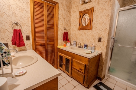 Country Home with Barn on 30± Acres – 3BR 3BA - image 41