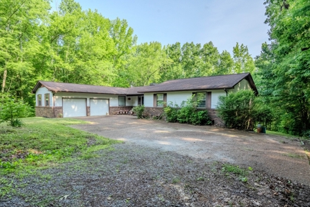 Country Home with Barn on 30± Acres – 3BR 3BA - image 2