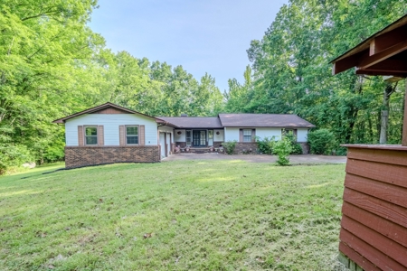 Country Home with Barn on 30± Acres – 3BR 3BA - image 1