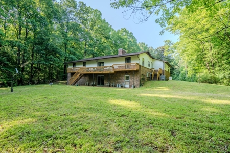Country Home with Barn on 30± Acres – 3BR 3BA - image 14