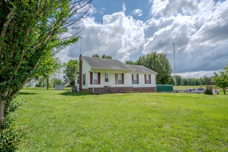 Country Home and 5 +/- Acres Lawrenceburg Tennessee - image 12
