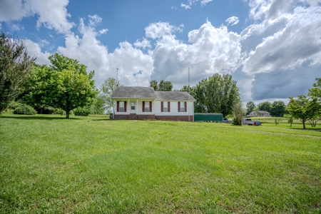 Country Home and 5 +/- Acres Lawrenceburg Tennessee - image 11