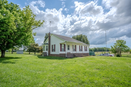 Country Home and 5 +/- Acres Lawrenceburg Tennessee - image 15