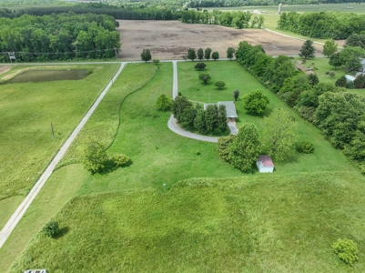 Country Home and 5 +/- Acres Lawrenceburg Tennessee - image 3