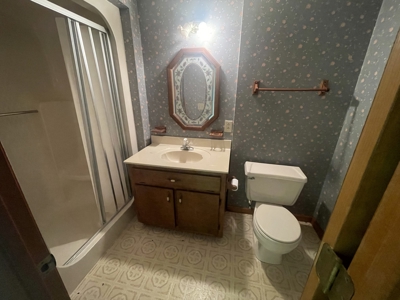 Country Home and 5 +/- Acres Lawrenceburg Tennessee - image 35