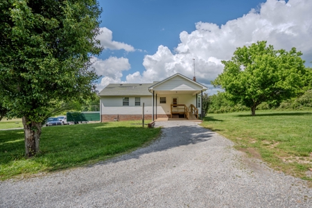 Country Home and 5 +/- Acres Lawrenceburg Tennessee - image 19