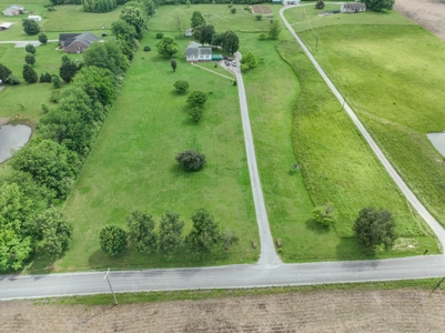 Country Home and 5 +/- Acres Lawrenceburg Tennessee - image 2