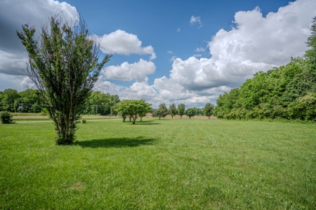 Country Home and 5 +/- Acres Lawrenceburg Tennessee - image 16