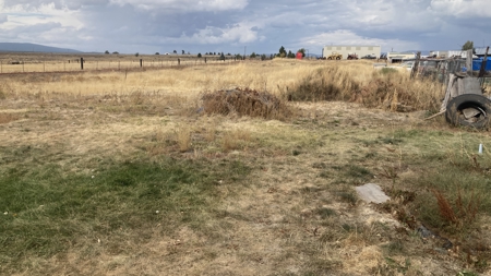 House in Bieber, California. Lassen County - image 24