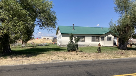 House in Bieber, California. Lassen County - image 1