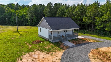 New Construction Modern Farmhouse In Buffalo Junction, VA - image 3