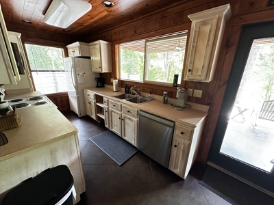 Log Cabin On The Banks Of The White River, Mountain View Arkansas - image 40