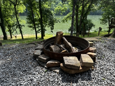 Log Cabin On The Banks Of The White River, Mountain View Arkansas - image 44