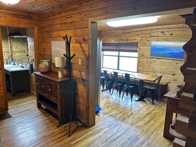 Log Cabin On The Banks Of The White River, Mountain View Arkansas - image 6