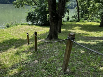 Log Cabin On The Banks Of The White River, Mountain View Arkansas - image 20