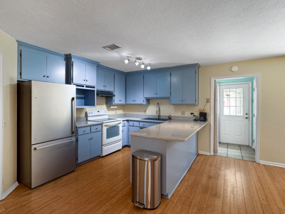 Lakefront Home on 3 Lots For Sale in Jennings, Florida! - image 4