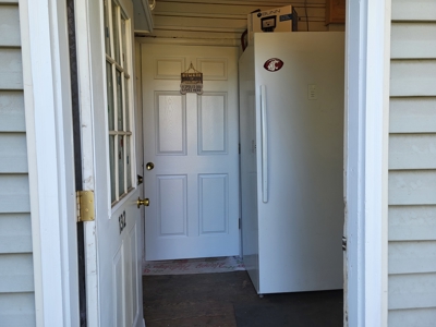 Priced to Sell!!  Cozy home & Huge Shop for sale in Diamond WA - image 3