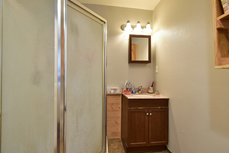 Priced to Sell!!  Cozy home & Huge Shop for sale in Diamond WA - image 20