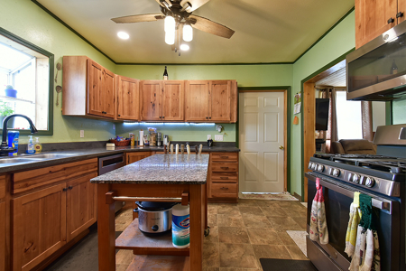 Priced to Sell!!  Cozy home & Huge Shop for sale in Diamond WA - image 8