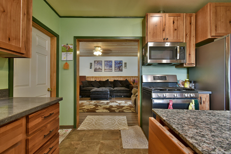 Priced to Sell!!  Cozy home & Huge Shop for sale in Diamond WA - image 11