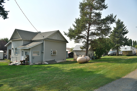 Priced to Sell!!  Cozy home & Huge Shop for sale in Diamond WA - image 32