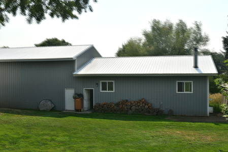 Priced to Sell!!  Cozy home & Huge Shop for sale in Diamond WA - image 5