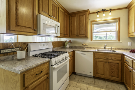Country Home For Sale in Hardy, Arkansas - image 9