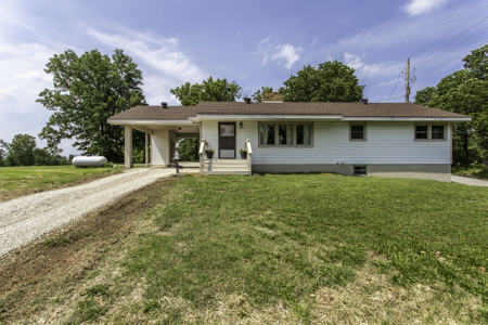 Country Home For Sale in Hardy, Arkansas - image 2