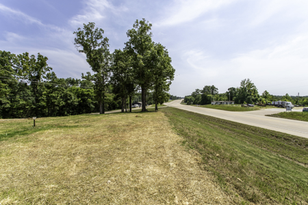 Country Home For Sale in Hardy, Arkansas - image 47