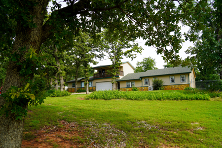 No Reserve Country Home On 10 Acres Auction Noble, Ok - image 1