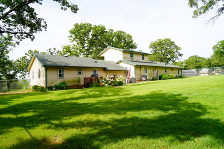 No Reserve Country Home On 10 Acres Auction Noble, Ok - image 4