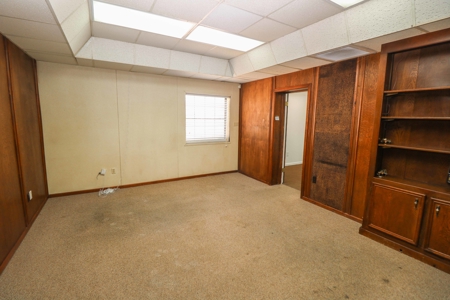 Multi-use commercial office/warehouse building , Lubbock Texas - image 20