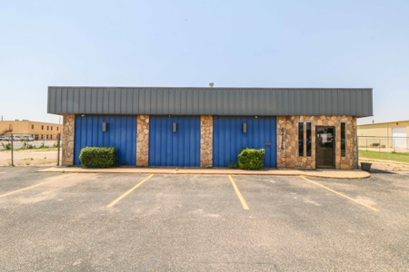 Multi-use commercial office/warehouse building , Lubbock Texas - image 1