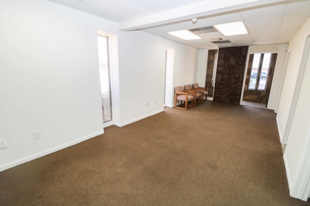 Multi-use commercial office/warehouse building , Lubbock Texas - image 12
