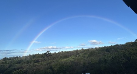 Off-grid Hawaii cabin w/ 2BR, 1.5BA, solar, ocean views on 1 Acre - image 3