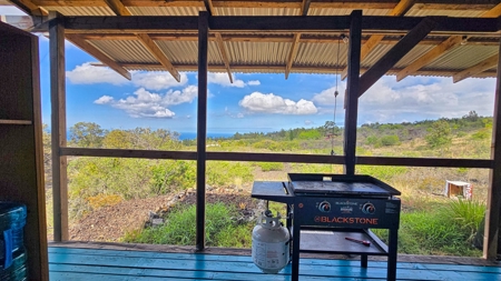 Off-grid Hawaii cabin w/ 2BR, 1.5BA, solar, ocean views on 1 Acre - image 11