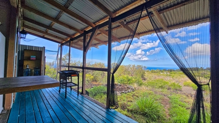 Off-grid Hawaii cabin w/ 2BR, 1.5BA, solar, ocean views on 1 Acre - image 12