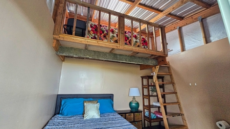 Off-grid Hawaii cabin w/ 2BR, 1.5BA, solar, ocean views on 1 Acre - image 7