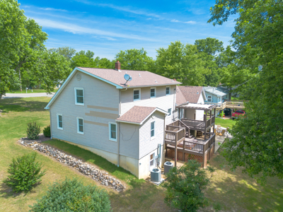 Charming & Spacious Family Home In The Heart Of Salem Arkansas - image 2