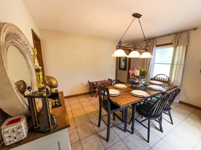 Charming & Spacious Family Home In The Heart Of Salem Arkansas - image 8