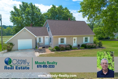 Charming & Spacious Family Home In The Heart Of Salem Arkansas - image 32