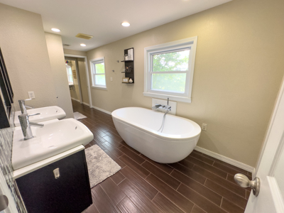 Charming & Spacious Family Home In The Heart Of Salem Arkansas - image 17