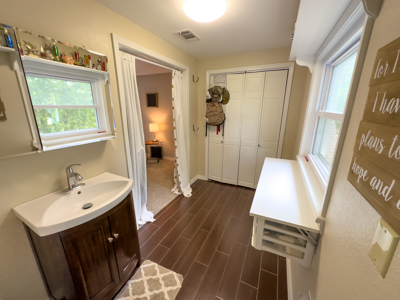 Charming & Spacious Family Home In The Heart Of Salem Arkansas - image 19