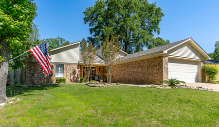 House for sale Pine Tree ISD Wildwood Longview Texas - image 1
