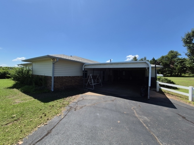 Country Home & Acreage for Sale, Perry, OK Noble County - image 3