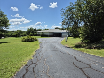 Country Home & Acreage for Sale, Perry, OK Noble County - image 2