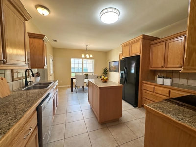 Custom Home for Sale in Gatesville, TX Golf Course Community - image 10