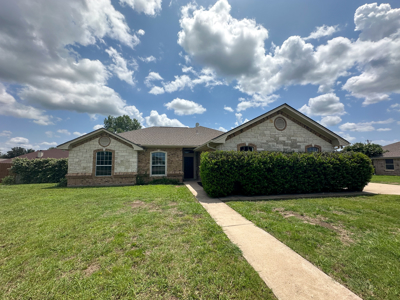 Custom Home for Sale in Gatesville, TX Golf Course Community - image 1